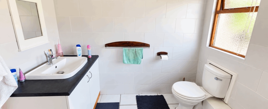 7 Bedroom Property for Sale in Kleinbaai Western Cape